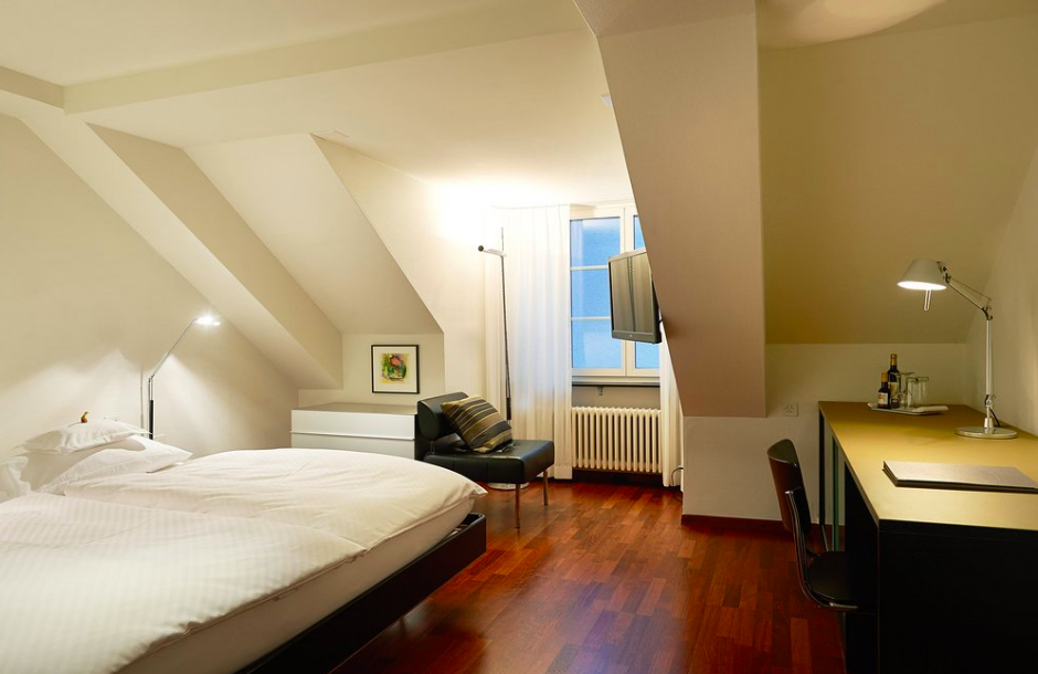 Helmhaus hotel room